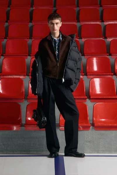 Look 28